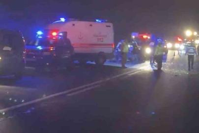 Mardin’de otomobil ile hafif ticari araç çarpıştı: 3 ölü, 2 yaralı