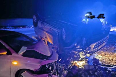 Mardin’de otomobil ile hafif ticari araç çarpıştı: 5 kişi yaralandı