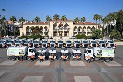 Mersin Büyükşehir Belediyesi, temizlik filosuna 22 yol süpürme aracı ekledi