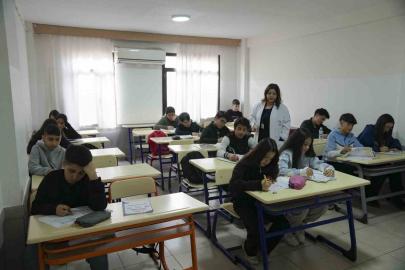 Mersin’de öğrencilere ücretsiz eğitim desteği