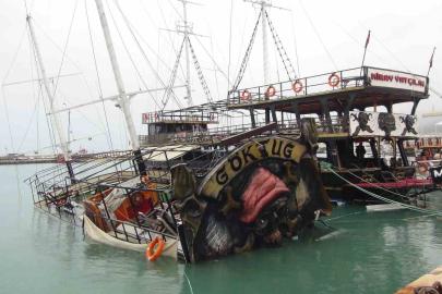 Mersin’de şiddetli yağış ve fırtına gezi teknesini batırdı