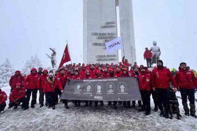 Metristepe’de 18 yıllık vefa: AKUT, İnönü Zaferi’ni kar altında kutladı