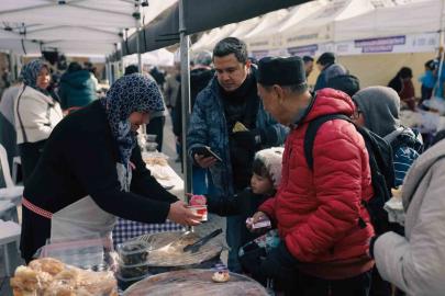 "Meydan Kadınların" dayanışma pazarına büyük ilgi