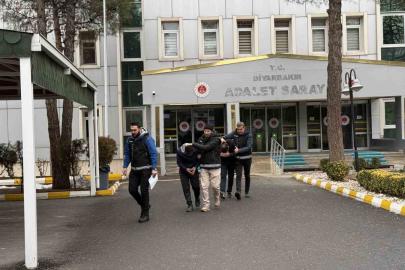 Midelerinde taşıdıkları 807 gram uyuşturucu ile yakalanan 2 kişi tutuklandı