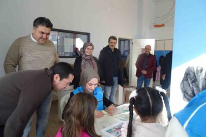 Minik eller aileleriyle birlikte üretti