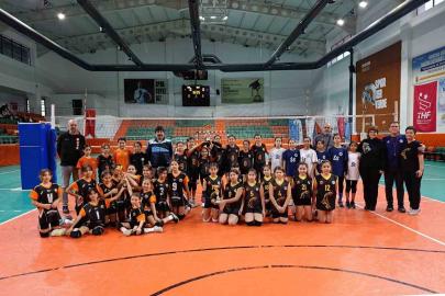 Minik voleybolcular Köyceğiz’de buluştu