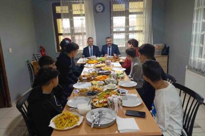 Müdür Bayrak çocuklarla bir araya geldi