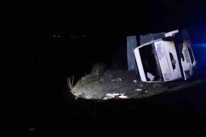 Mudurnu’da kamyon şarampole devrildi: 1 yaralı