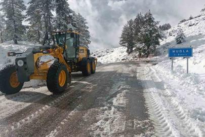 Muğla’da karla mücadele aralıksız devam ediyor