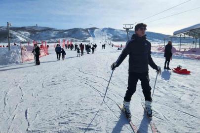 Munzur’un eteklerinde kayak sezonu başladı