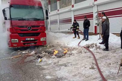 Muş’ta park halindeki tırda yangın