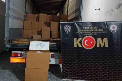 Niğde’de kaçak tütün operasyonu: 1 milyon makaron ele geçirildi