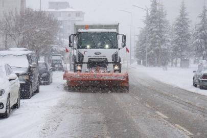Niğde’de karla mücadele ekiplerinden 24  saat mesai