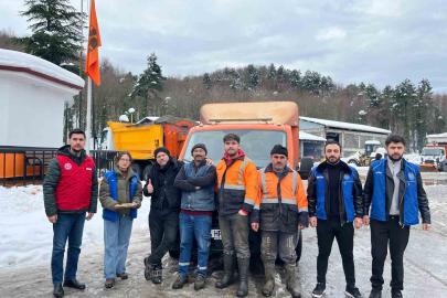 Öğrencilerden karayolları çalışanlarına anlamlı ziyaret