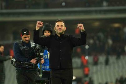 Okan Buruk, taraftarlara 3’lü çektirdi