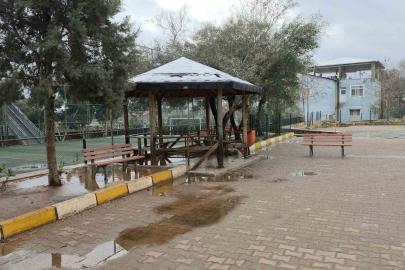 Okul bahçesinde 17 yaşındaki çocuğun cansız bedeni bulundu