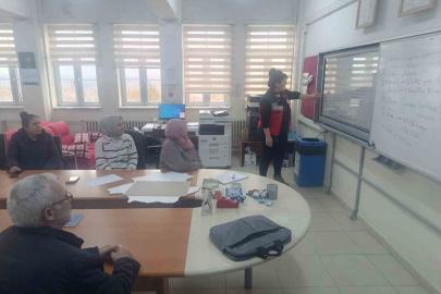 Okul kantinleri çalışanlarına özel hijyen eğitimi verildi