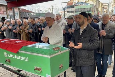 Ölü bulunan adliye çalışanı defnedildi