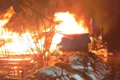 Ordu’da ahşap ev ve samanlıkta yangın