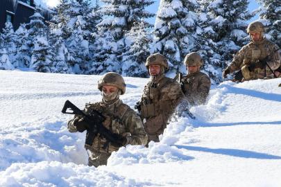 Ordu’da jandarmadan kar altında arama-kurtarma tatbikatı