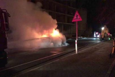 Ordu’da seyir halindeki kamyonet çıkan yangında küle döndü