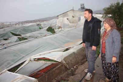 Örtü altı tarımın merkezi Kumluca’da hortumun verdiği hasar gündüz ortaya çıktı