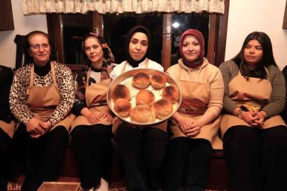 Osmangazi’de kandil akşamında 600 yıllık ’bereket’ ekmeği pişirildi