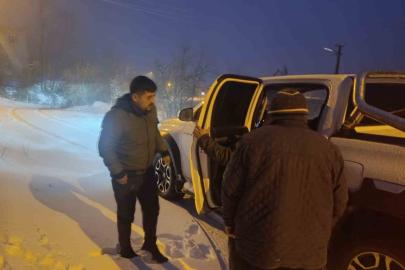 Osmaniye’de karda mahsur kalan iki kadını ekipler kurtardı