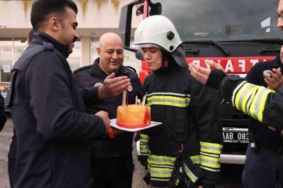 Otizme değil hayallere odaklandı: 16 yaşında itfaiyeci üniformasıyla doğum günü sürprizi