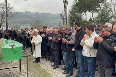 Otomobilin tıra ok gibi saplandığı kaza güvenlik kamerasında