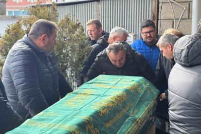 Otoyoldaki feci kazada ölen genç son yolculuğuna uğurlandı