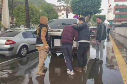 Özbek kadınları fuhuşa zorlayan 2 kişi tutuklandı