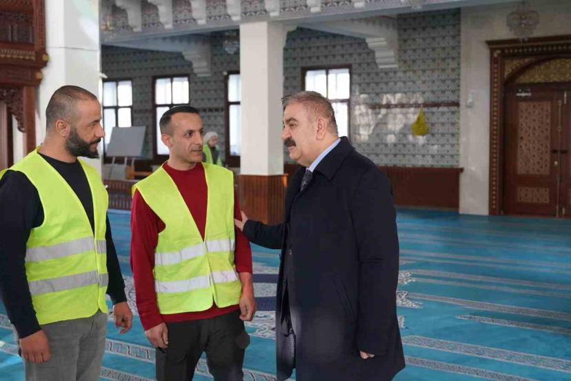 Palandöken’de Camiler Ramazan ayına hazırlanıyor