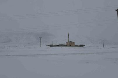 Pamuk Geçidi’nde kar ve sis ulaşımı olumsuz etkiledi