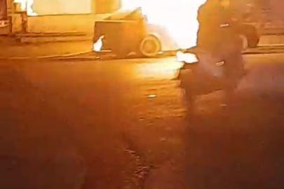 Park halindeki otomobil yandı, sahibi tarafından yakıldığı öne sürüldü