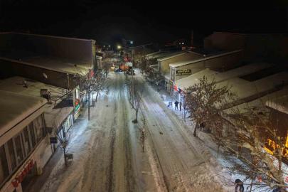 Patnos’ta karla mücadele aralıksız sürüyor