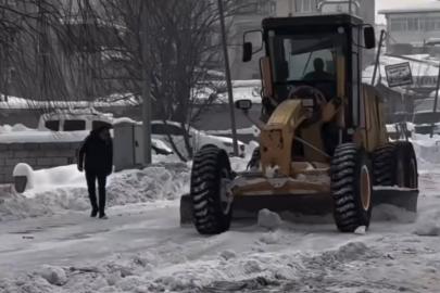 Patnos’ta karla mücadele çalışmaları devam ediyor