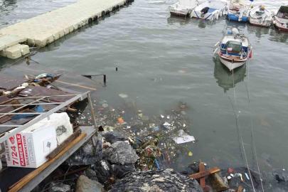 Pendik’te denize atık su alarmı: Kirlilik ve koku dayanılmaz boyuta ulaştı