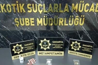 Polis ekiplerinden 3 ilçede 5 ayrı uyuşturucu operasyonu: 12 gözaltı