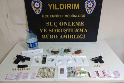 Polis pizzacı kılığına girdi, "Baron abla" lakaplı torbacı kadını yakaladı