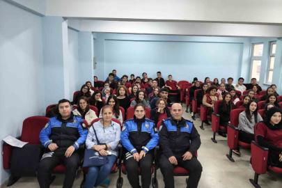 Polisten lise öğrencilerine yönelik eğitim