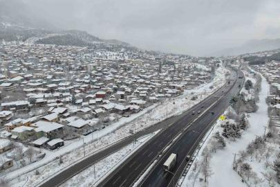 Pozantı beyaza büründü