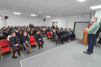 Prof. Dr. Güğercin,  yıllar sonra okuluna gelerek tecrübelerini anlattı