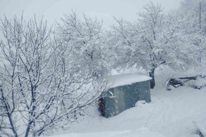Pütürge’de kar kalınlığı 1 metreye yaklaştı