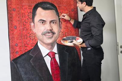 Ressam çift, Bakan Kurum’u halıya resmetti