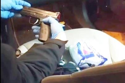 Ruhsatsız tabanca için aracına gizli bölme yapmış