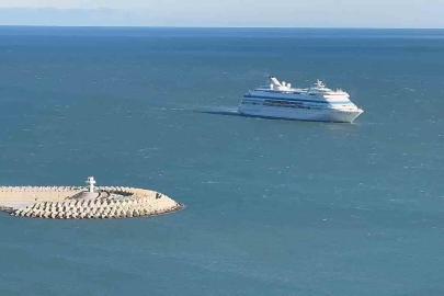 Rus turistlere Türkiye’de fırtına engeli