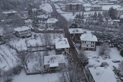 Safranbolu’da kar yağışı tarihi konakları yeniden beyaza bürüdü