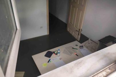 Sağanak yağış Manisa’da su baskınlarına neden oldu