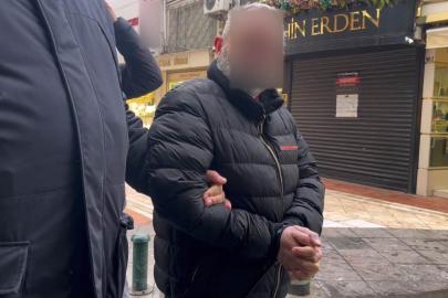 Sahte altını bozdurmaya çalışırken yakayı ele verdi